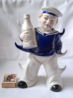 Német Lippelsdorfi (GDR) tengerész porcelán figura, italos palack
