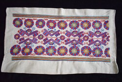 Hímzett buzsáki kézimunka díszpárna , párnahuzat 62 x 36 cm