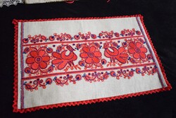 Hímzett szentistváni matyó kézimunka díszpárna , párnahuzat 55x36 cm