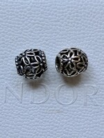 Pandora retired „Wildflower Walk" charm