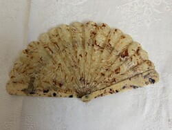 Antik cakkos szélű áttört legyező.