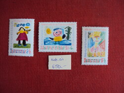 Magyar postatiszta bélyegek blokkok jó árban  eladók-Sz-28