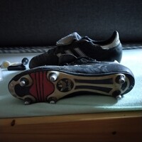 2db Adidas Puma foci cipő