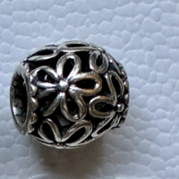 Pandora retired „Wildflower Walk” charm