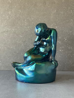 Zsolnay régi kerámi figura﻿, bogarászó fiú, 1930. Kiváló eozin mázzal.