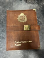 Exkluzív, Aranyozott Címeres „Önkormányzati Napló”