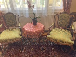 Gyönyörű neobarokk / XV. Lajos stílusú karosszék pár + AJÁNDÉK kisasztal