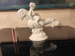 Herendi Kakas Marci porcelánfigura restaurálandó
