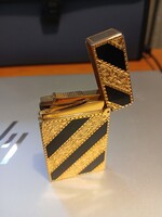 S.T. Dupont Ligne 2 Aranyozott, Fekete Lakkozott, Díszített Luxus Öngyújtó