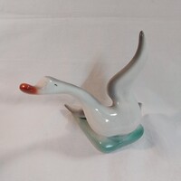 Retro Drasche / FIM Budapest Porcelain Flying Swan Figurine (18 cm)