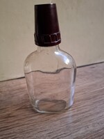 Régi likőrös rumos lapos üveg bakelit pohárkupakkal  200 ml