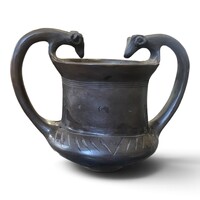 Szalma Valéria jelzett fekete gölöncsér kerámiája – Ritka kosfejes edény (18 cm)