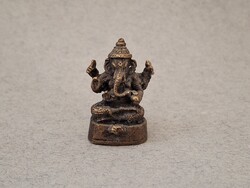Régi mini Ganesa, Ganesha bronz vagy réz szobor, figura, 2,7 cm