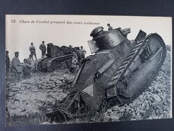 Antik képeslap  I. világháború francia harckocsik sziklás terepen 1914/18