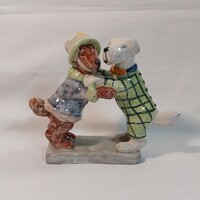Antik Izsépy Margit jelzett kerámia kutya pár, ruhás táncoló kutyák - 11,5x14 cm