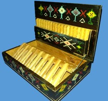 Szovjet vintage remekmű CCCP régi fa nádintarziás lakkozott cigarettakínáló doboz 22x5x14 cm