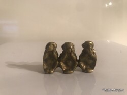 FÉM - RÉZ - MINIATŰR- HÁROM MAJOM  - 3 - 4 dkg - TÖMÖR  - 3,5 x 2 cm - RETRO - OSZTRÁK - HIBÁTLAN