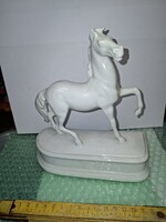 Herendi fehér mázas porcelán lipicai ló