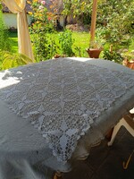 104*100 cm-es horgolt terítő csillagos mintával