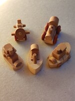 Kinder fa figurák: 3 db vizijármű, 1 db repülő , 1 db mozdony 1990-es évekből retró