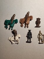 Kinder fém figurák  3 db lovas + 3 különböző színű harcos a 90-es évekből , retró gyüjtőknek