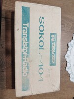 Ritka Sokol-404 gyári tartozék szett (Doboz, papírok, fülhallgató – RÁDIÓ NÉLKÜL!)