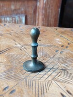 Régi pecsétnyomó.