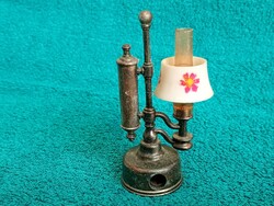 Miniatűr 04 - fém ceruzahegyező olajlámpa ceruza hegyező 5x3x9cm