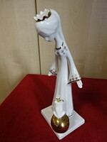 Aquincumi porcelán figura, királylány és a béka király, magassága 21 cm. Jókai