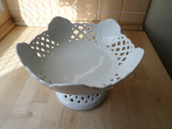 Herendi fehér áttört porcelán talpas kínáló tál 22,5 cm