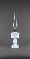 2B520 Antik tejfehér fújt üveg petróleumlámpa cilinderrel 50.5 cm