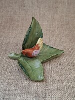 Herendi mini figura, kakas levélen, 7,5 cm