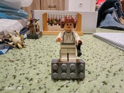 Leia hercegnő. Lego figura. Star Wars. Mágneses talpon.