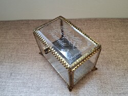 Antique faceted glass jewelry box with Mariska Tusnád inscription, 9.5 x 6.5 x 6.5 cm