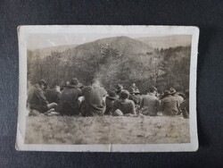 Régi fotó Cserkészek kiránduláson  1936 – eredeti fotó Bohu Antal Faragó Endre bá beszél