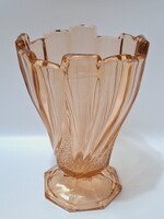 Lazacszínű vagy rózsaszínű Cseh vintage üveg váza, 22 cm