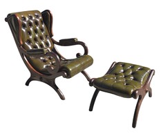 Chesterfield  zöld bőr pihenőszék lábtartóval.