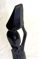 Karcsú faragott fa nőalak – afrikai ihletésű, kb. 40 cm