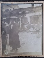 Antik fotó Piaci jelenet népviseletben, árusokkal, kb. 1910–1920  feltehetően üvegnegatí