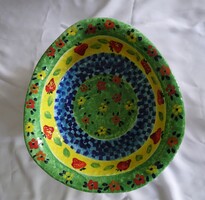 Hand-painted vintage Italian ceramic salad bowl or fruit bowl.