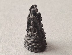 Régi mini Buddha bronz vagy réz szobor, figura, 3 cm