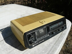 Old Retro Sanyo Flip-Clock Table Radio