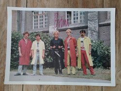 Bikini együttes az 1980-as évek közepén. 41 x 31 cm.