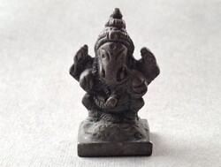 Régi mini Ganesa, Ganesha bronz vagy réz szobor, figura 4,6 cm