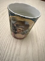 Vintage porcelán mokkáscsésze női portréval, arany mintával