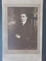 Fiatal férfi műtermi portréja – S. Redfield fotó, New York, kb. 1910-es évek