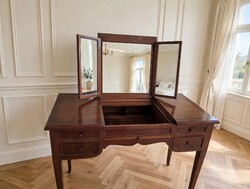 Elegant French classic style dressing table / writing desk