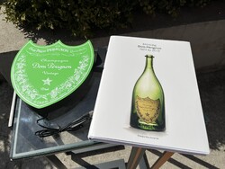 CHAMPAGNE CLUB - Dom Pérignon book + illuminated bar decoration