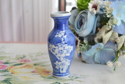 Vintage kék-fehér porcelán miniváza – keleti stílusú virágmintával