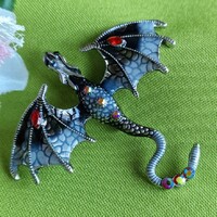 Kitűző, bross BRO269F - Tűzzománcos fekete - acélkék repülő sárkány kb. 75x65mm